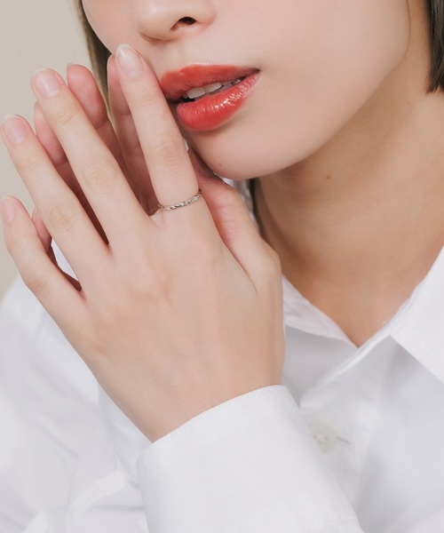 MARIA BLACK(マリアブラック)の「MARIA BLACK/ GLAM RING SILVER リング 指輪 シルバー ワンポイント 夏服(リング・レディース・シルバー・8)」の4枚目の写真