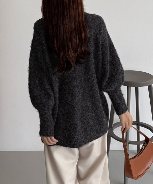 callautia（カラウティア）の「バックリボンオーバーシャギーニット（ニット/セーター・レディース・ネイビー/チャコール/ライトグレー/ブラウン/ダークブラウン・MEDIUM/LARGE）」の21枚目の写真
