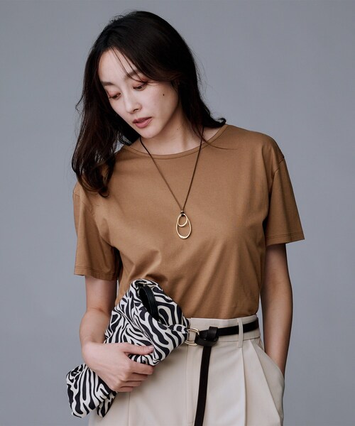 UNTITLED（アンタイトル）の「【接触冷感/コットン100/洗える/Tシャツ】半袖天竺プルオーバー（Tシャツ/カットソー・レディース・ダークグレー/オフホワイト/キャメル・48/44/04/02/00）」の13枚目の写真