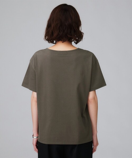 UNTITLED（アンタイトル）の「【接触冷感/コットン100/洗える/Tシャツ】半袖天竺プルオーバー（Tシャツ/カットソー・レディース・ダークグレー/オフホワイト/キャメル・48/44/04/02/00）」の19枚目の写真