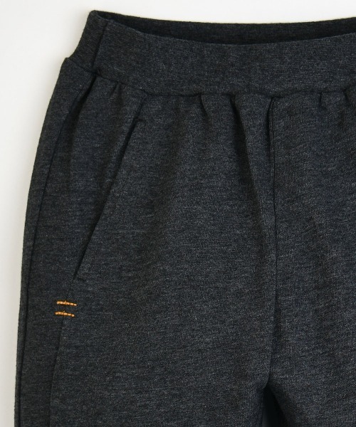 moimoln(モイモルン)の「【SOFT&】カラーステッチジョガーパンツ(その他パンツ・キッズ・チャコールグレー/ライトベージュ・130cm/120cm/100cm/90cm/110cm)」の10枚目の写真
