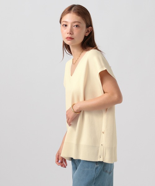 BAYFLOW（ベイフロー）の「ハイゲージＶニットベスト（ニット/セーター・レディース・マスタード/チャコール/オフホワイト・FREE）」の2枚目の写真