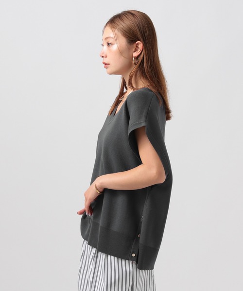 BAYFLOW（ベイフロー）の「ハイゲージＶニットベスト（ニット/セーター・レディース・マスタード/チャコール/オフホワイト・FREE）」の17枚目の写真