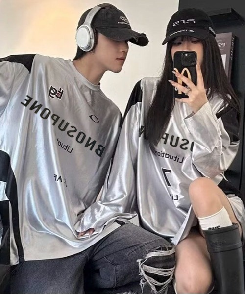 lilful(リルフル)の「メタリックサッカーデザインプリントロンT(Tシャツ/カットソー・メンズ・シルバー・L/M)」の3枚目の写真