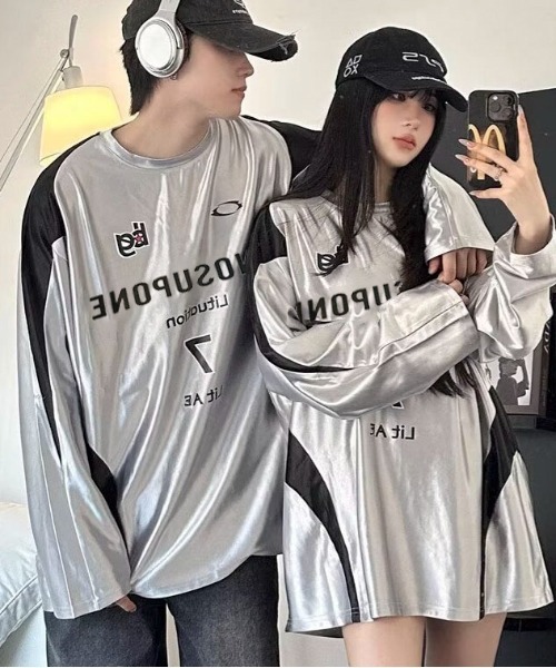 lilful(リルフル)の「メタリックサッカーデザインプリントロンT(Tシャツ/カットソー・メンズ・シルバー・L/M)」の4枚目の写真
