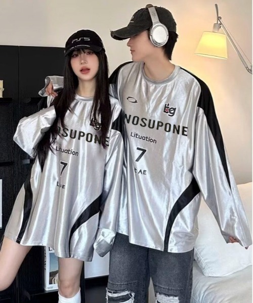 lilful(リルフル)の「メタリックサッカーデザインプリントロンT(Tシャツ/カットソー・メンズ・シルバー・L/M)」の6枚目の写真