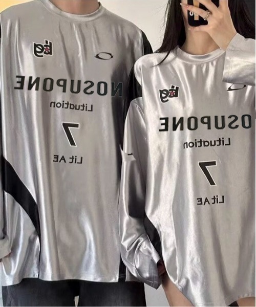 lilful(リルフル)の「メタリックサッカーデザインプリントロンT(Tシャツ/カットソー・メンズ・シルバー・L/M)」の9枚目の写真
