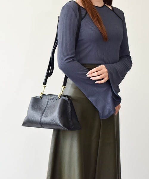 LORISTELLA(ロリステッラ)の「【LORISTELLA】レザーハンドルセンターシームハンドバッグ(Q56385)(ハンドバッグ・レディース・ブラック/ライトグレー・ALL)」の8枚目の写真