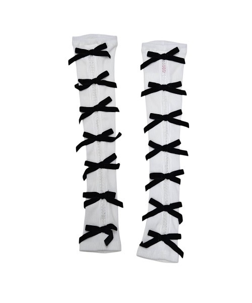 lilLilly（リルリリー）の「2wayベロアリボンアームウォーマー（アームカバー・レディース・ホワイト/ブラック×ホワイト・FREE）」の11枚目の写真