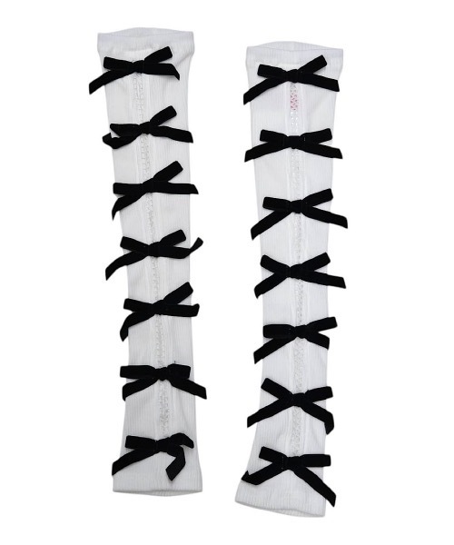 lilLilly（リルリリー）の「2wayベロアリボンアームウォーマー（アームカバー・レディース・ホワイト/ブラック×ホワイト・FREE）」の17枚目の写真