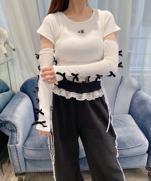 lilLilly（リルリリー）の「2wayベロアリボンアームウォーマー（アームカバー・レディース・ホワイト/ブラック×ホワイト・FREE）」の18枚目の写真