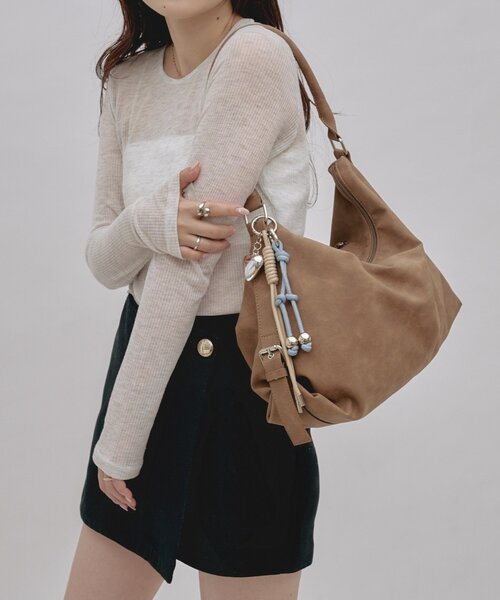 新色追加！【yomo企画】チャーム付きワンハンドルベルトデザインバック