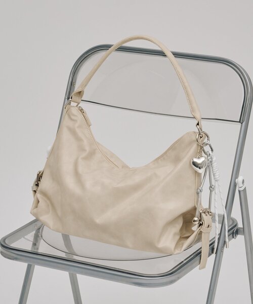 新色追加！【yomo企画】チャーム付きワンハンドルベルトデザインバック