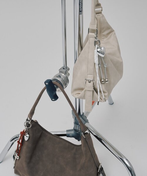 セール】新色追加！【yomo企画】チャーム付きワンハンドルベルト