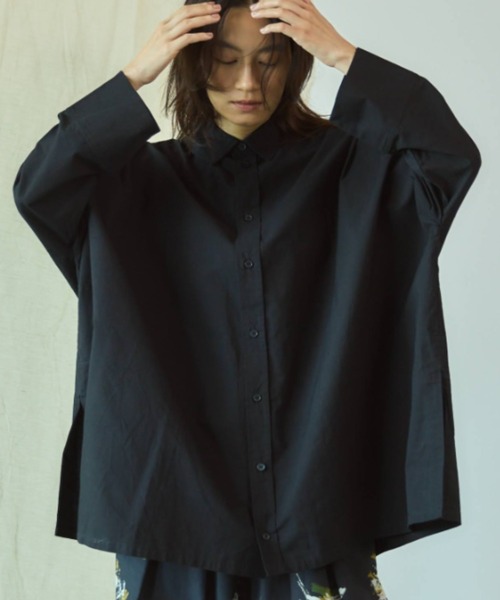 Libra Cue(リブラ キュー)の「ビッグシルエットロングスリーブシャツ(シャツ/ブラウス・レディース・ブラック/ホワイト/ブラウン/ブルー・FREE)」の2枚目の写真
