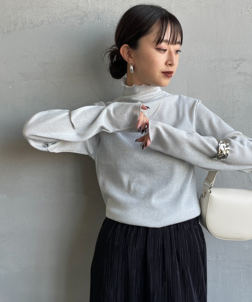 nenom（ネノム）の「[nenom/ネノム] ハイネックラメニットソー（Tシャツ/カットソー・レディース・ブラック/オフホワイト/グレー・F）」の8枚目の写真
