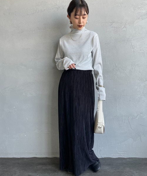 nenom（ネノム）の「[nenom/ネノム] ハイネックラメニットソー（Tシャツ/カットソー・レディース・ブラック/オフホワイト/グレー・F）」の12枚目の写真