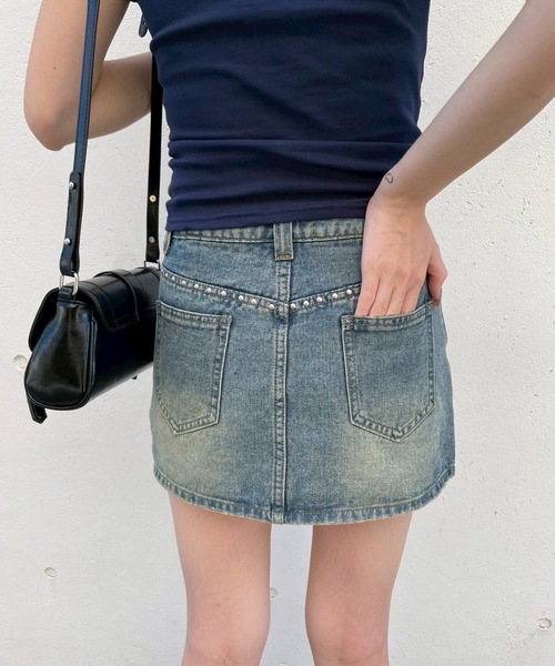 ENVYM(アンビー)の「スタッズデニムミニスカート(デニムスカート・レディース・ブラック/ブルー・MEDIUM/SMALL)」の16枚目の写真