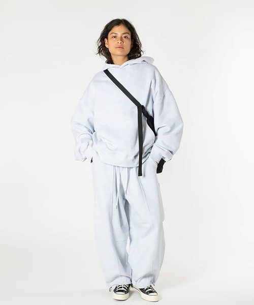 WISM（ウィズム）の「Estudio Niksen / エストゥディオ・ニクセン Signature Balloon Joggers（スウェットパンツ・メンズ・ライトグレー/ブラック・FREE）」の10枚目の写真