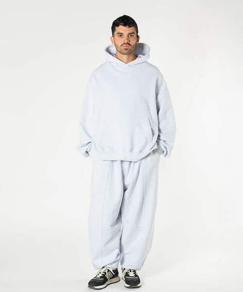 WISM（ウィズム）の「Estudio Niksen / エストゥディオ・ニクセン Signature Balloon Joggers（スウェットパンツ・メンズ・ライトグレー/ブラック・FREE）」の14枚目の写真