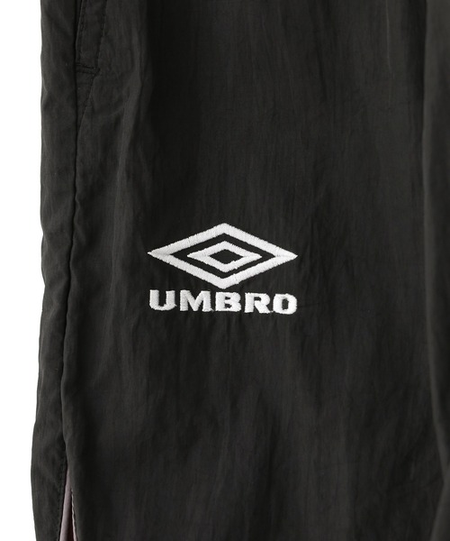 UMBRO（アンブロ）の「X-girl x UMBRO WIDE LEG TRACK PANTS（その他パンツ・レディース・ブラック/ネイビー・M/S）」の8枚目の写真