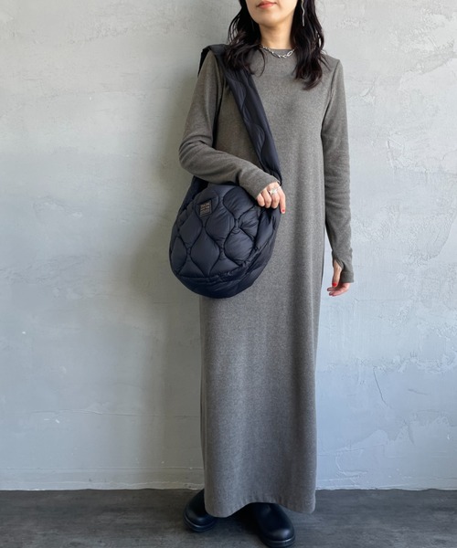 TAION（タイオン）の「【WEB限定】[TAION/タイオン] MILITARY バナナショルダー ダウンバッグ（ショルダーバッグ・レディース・ブラック/オフホワイト・ONE SIZE）」の7枚目の写真