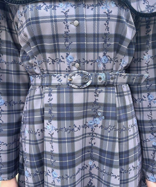 F i.n.t（フィント）の「プチフラワーチェック柄ケープ付きワンピース/fint フィント（ワンピース・レディース・ネイビー/ブラウン×イエロー・FREE）」の5枚目の写真