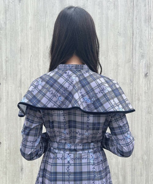 F i.n.t（フィント）の「プチフラワーチェック柄ケープ付きワンピース/fint フィント（ワンピース・レディース・ネイビー/ブラウン×イエロー・FREE）」の7枚目の写真