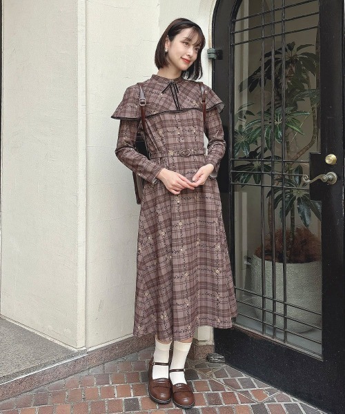 F i.n.t（フィント）の「プチフラワーチェック柄ケープ付きワンピース/fint フィント（ワンピース・レディース・ネイビー/ブラウン×イエロー・FREE）」の16枚目の写真