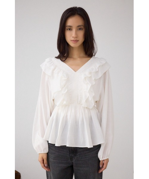 AZUL by moussy(アズールバイマウジー)の「ラッフルショルダー長袖ブラウス(シャツ/ブラウス・レディース・アイボリー/ブラック・SMALL/MEDIUM)」の7枚目の写真