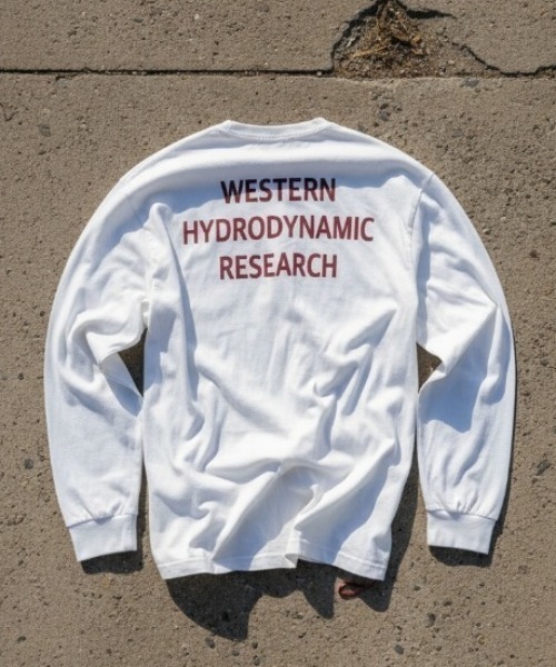 WESTERN HYDRODYNAMIC RESEARCH(ウェスタンハイドロダイナミックリサーチ)の「【Western Hydrodynamic Research/ウェスタン ハイドロダイナミック リサーチ】WORKER LS T JP JAPAN LIMITED バックプリント ブランドロゴ ワンポイント 刺繍 ロンT(Tシャツ/カットソー・メンズ・ホワイト系その他/ホワイト/ネイビー・LARGE/MEDIUM/X-LARGE)」の3枚目の写真