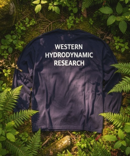 WESTERN HYDRODYNAMIC RESEARCH(ウェスタンハイドロダイナミックリサーチ)の「【Western Hydrodynamic Research/ウェスタン ハイドロダイナミック リサーチ】WORKER LS T JP JAPAN LIMITED バックプリント ブランドロゴ ワンポイント 刺繍 ロンT(Tシャツ/カットソー・メンズ・ホワイト系その他/ホワイト/ネイビー・LARGE/MEDIUM/X-LARGE)」の4枚目の写真