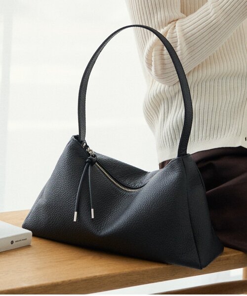 未使用品✨2024年モデル ラシット 2way シンプルショルダーバッグ 軽量 2024年4月版】「russet（ラシット）のショルダーバッグ