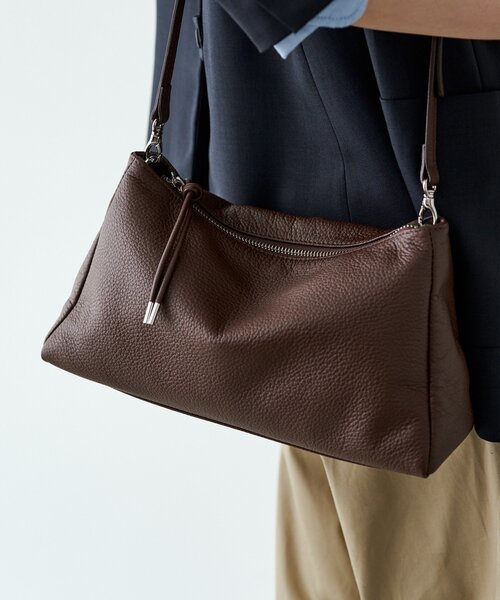 russet(ラシット)の「レザー2WAYショルダーバッグ(ショルダーバッグ・レディース・アイボリー/ブラック/ダークブラウン/サックスブルー・FREE)」の12枚目の写真