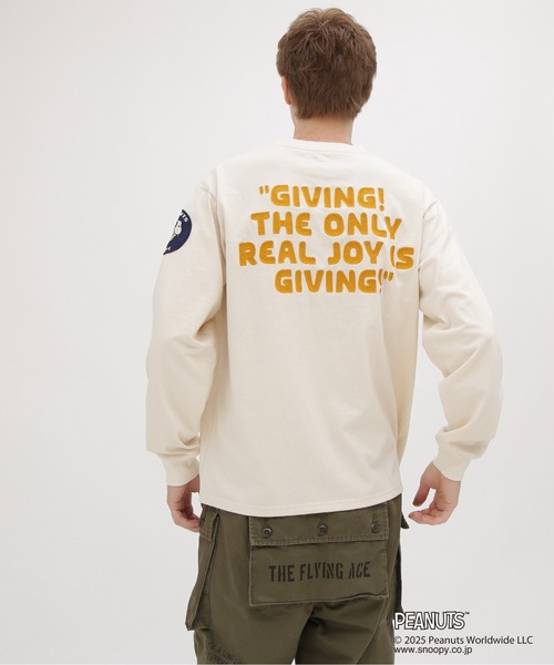 AVIREX(アヴィレックス)の「《AVIREX × PEANUTS》LONGSLEEVE T-SHIRT / ロングスリーブTシャツ / ピーナッツ / アヴィレックス(Tシャツ/カットソー・メンズ・チャコール/ナチュラル・XX-LARGE/X-LARGE/LARGE/MEDIUM)」の4枚目の写真