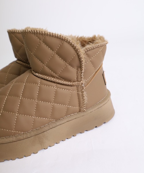 Vini（ヴィニ）の「裏起毛キルティングブーツ（ブーツ・レディース・ブラック/ライトブラウン・MEDIUM）」の3枚目の写真