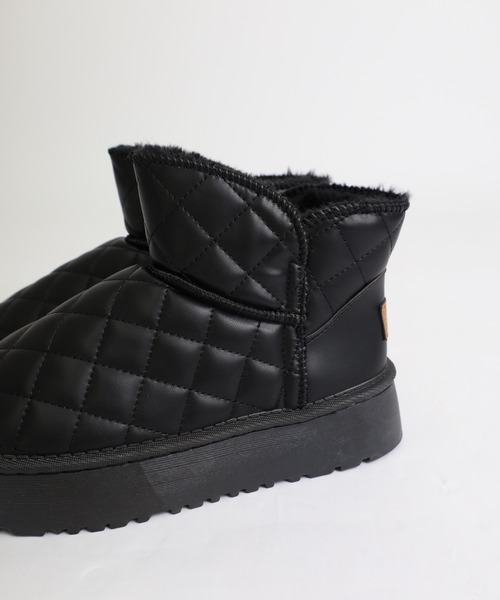 Vini（ヴィニ）の「裏起毛キルティングブーツ（ブーツ・レディース・ブラック/ライトブラウン・MEDIUM）」の4枚目の写真