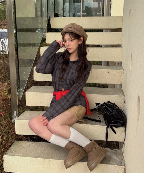 Vini（ヴィニ）の「裏起毛キルティングブーツ（ブーツ・レディース・ブラック/ライトブラウン・MEDIUM）」の13枚目の写真