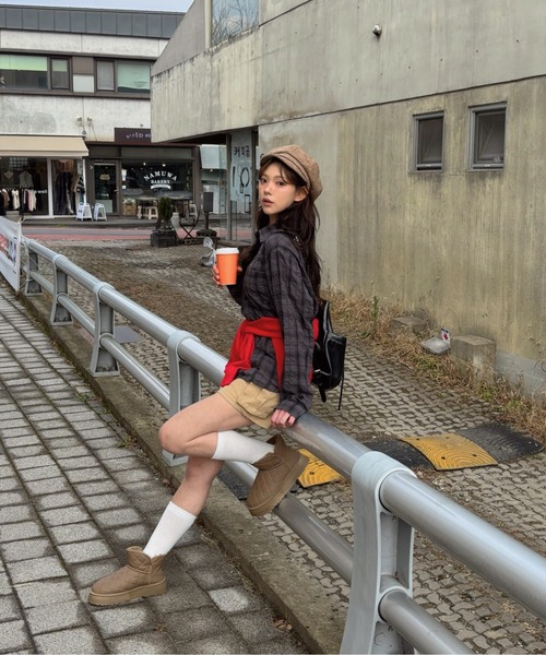 Vini（ヴィニ）の「裏起毛キルティングブーツ（ブーツ・レディース・ブラック/ライトブラウン・MEDIUM）」の17枚目の写真