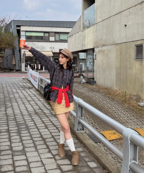 Vini（ヴィニ）の「裏起毛キルティングブーツ（ブーツ・レディース・ブラック/ライトブラウン・MEDIUM）」の18枚目の写真