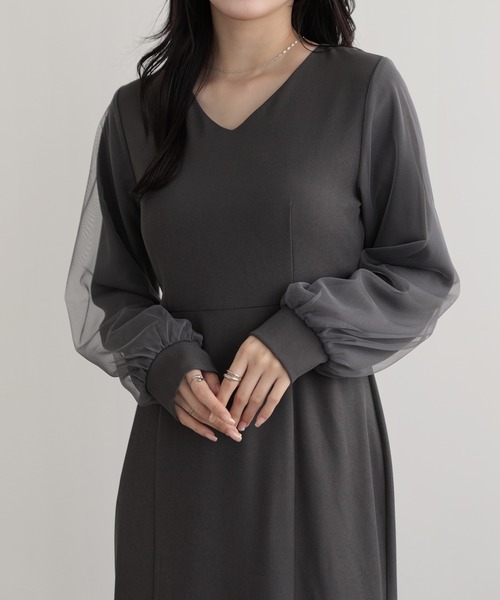 nouvellemoi(ヌーベルモイ)の「Vネックシアースリーブマーメイドワンピース(ワンピース・レディース・ブラック/チャコール/アイボリー・L/M/S)」の8枚目の写真