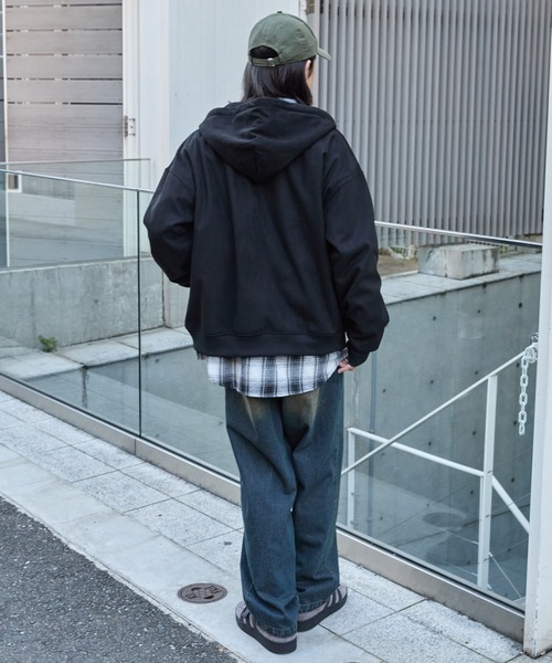 MONO-MART（モノマート）の「スウェードライク ボア オーバーサイズダブルジップパーカー（パーカー・メンズ・ブラック/ダークグレー/ブラウン/ライトグレー・L/M）」の20枚目の写真