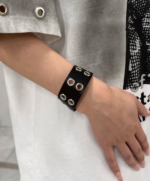 Figments（フィグメンツ）の「ダブルアイレットバングル（ブレスレット・レディース・ブラック・FREE）」の3枚目の写真