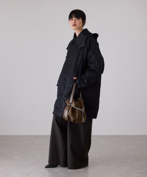 ADAM ET ROPE'(アダムエロペ)の「【サステナブル】チェーン巾着バッグ(ハンドバッグ・レディース・ブラック/ブラウン・FREE)」の12枚目の写真