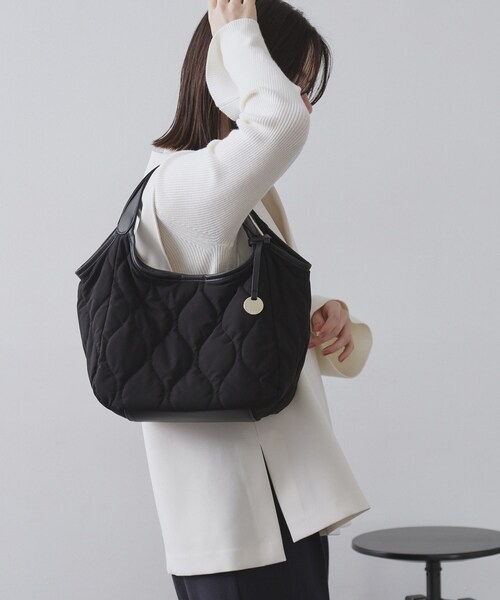 OPAQUE.CLIP（オペークドットクリップ）の「【フェイクファー／キルティング】くり手ミドルトートバッグ（トートバッグ・レディース・チャコールグレー/ブラック/ブラウン系その他5/ベージュ系6・00）」の7枚目の写真