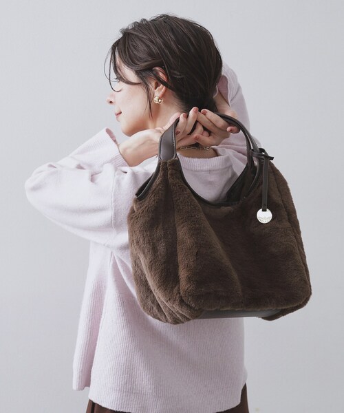 OPAQUE.CLIP（オペークドットクリップ）の「【フェイクファー／キルティング】くり手ミドルトートバッグ（トートバッグ・レディース・チャコールグレー/ブラック/ブラウン系その他5/ベージュ系6・00）」の10枚目の写真