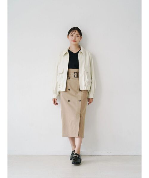 TONAL(トーナル)の「ロロピアーナウールVネックニット(ニット/セーター・レディース・グレー/ブルー/ブラック・MEDIUM)」の5枚目の写真