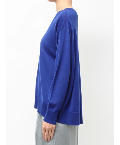 TONAL(トーナル)の「ロロピアーナウールVネックニット(ニット/セーター・レディース・グレー/ブルー/ブラック・MEDIUM)」の12枚目の写真