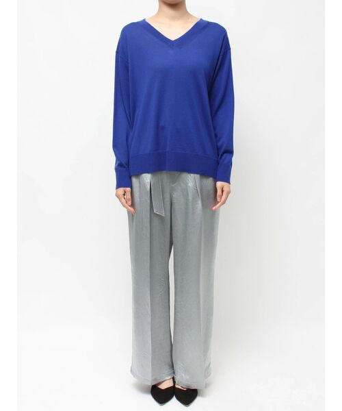 TONAL(トーナル)の「ロロピアーナウールVネックニット(ニット/セーター・レディース・グレー/ブルー/ブラック・MEDIUM)」の18枚目の写真