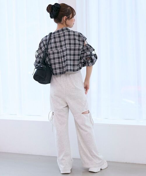 MAJESTIC LEGON（マジェスティックレゴン）の「スリット入りキラキラスウェットパンツ（スウェットパンツ・レディース・ブラック/チャコールグレー/オートミール・MEDIUM）」の6枚目の写真